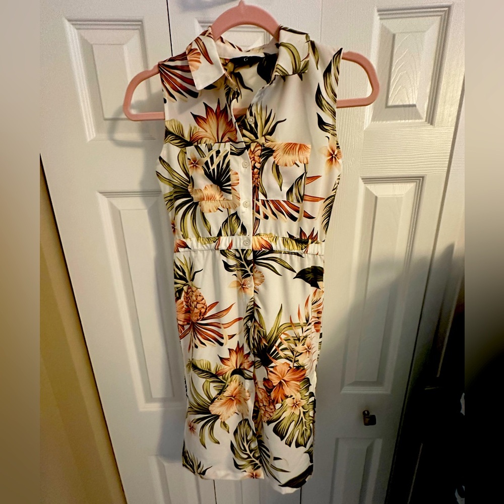NWT XS Tropical Print Button Down Dress